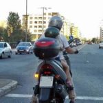 Minivideo o short gratuito de Educación y Seguridad Vial donde se observa a una Niña como pasajera en motocicleta