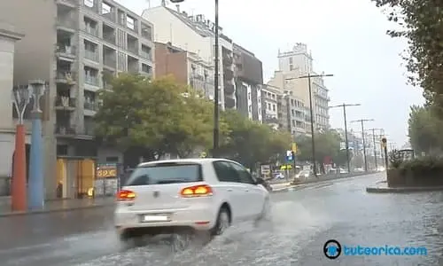 ¿Quién cubre los daños al coche por inundación?