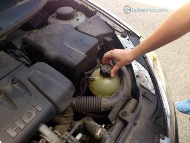 Comprobar líquido refrigerante del vehículo