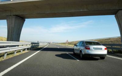 Adelantamiento de vehículo articulado en autopista, minivideo