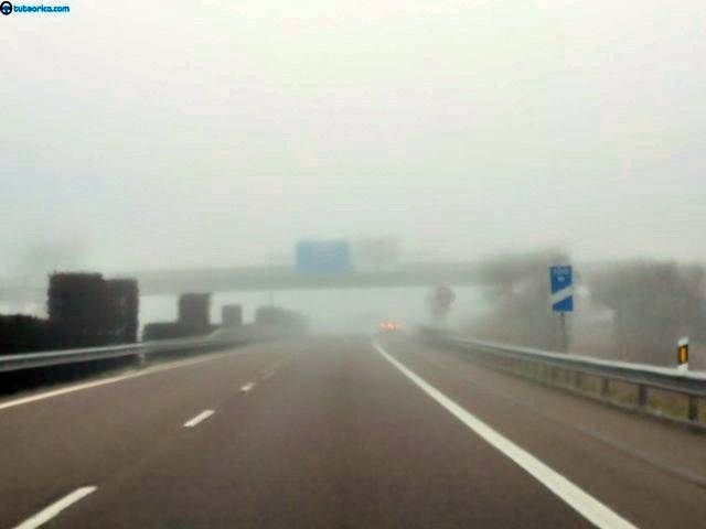 Niebla densa en autovía