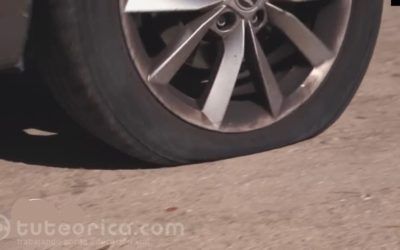 Guía para cambiar una rueda o arreglar un pinchazo en el neumático